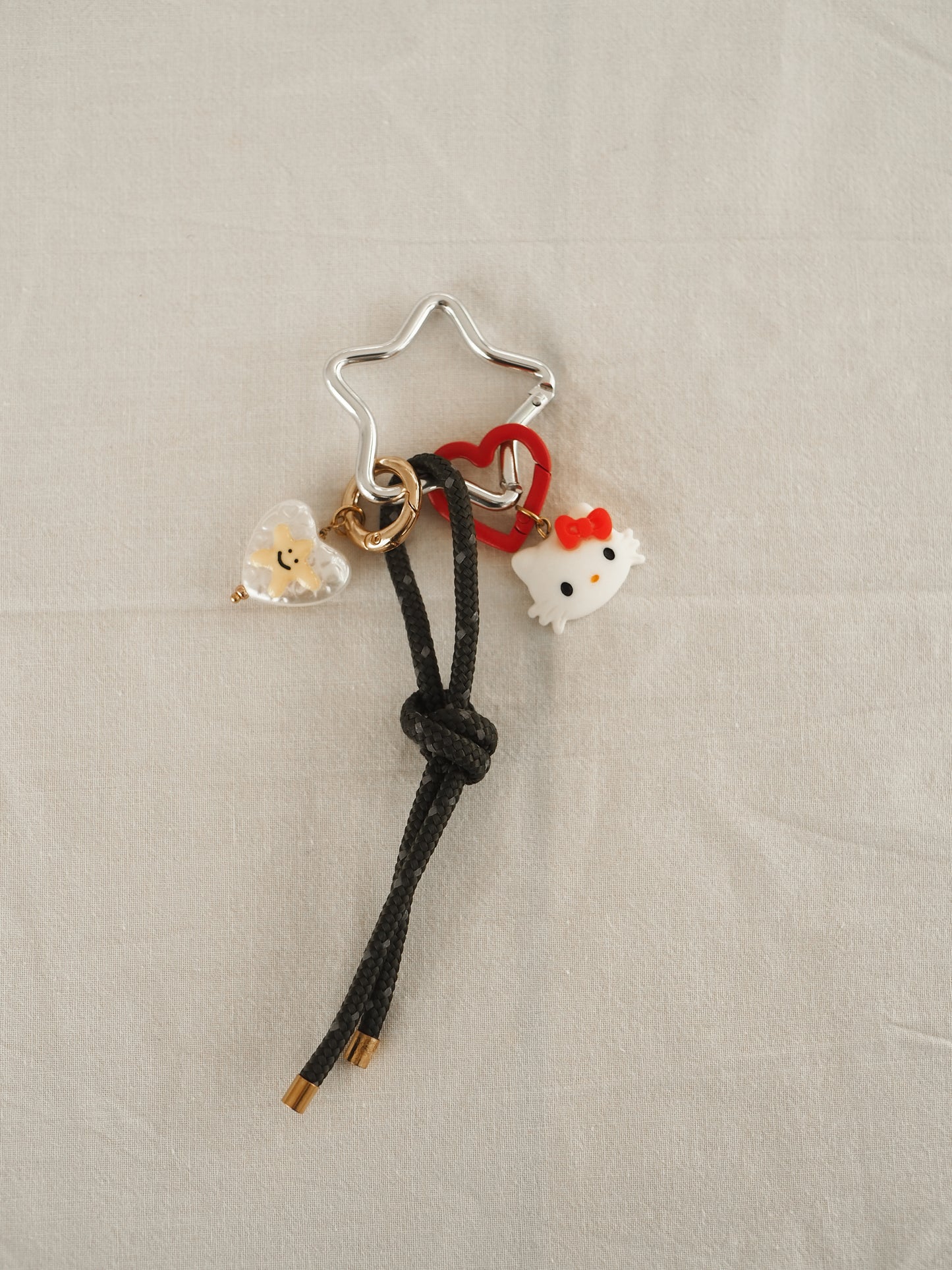 6/ Porte-clés Grigri army vert et rouge