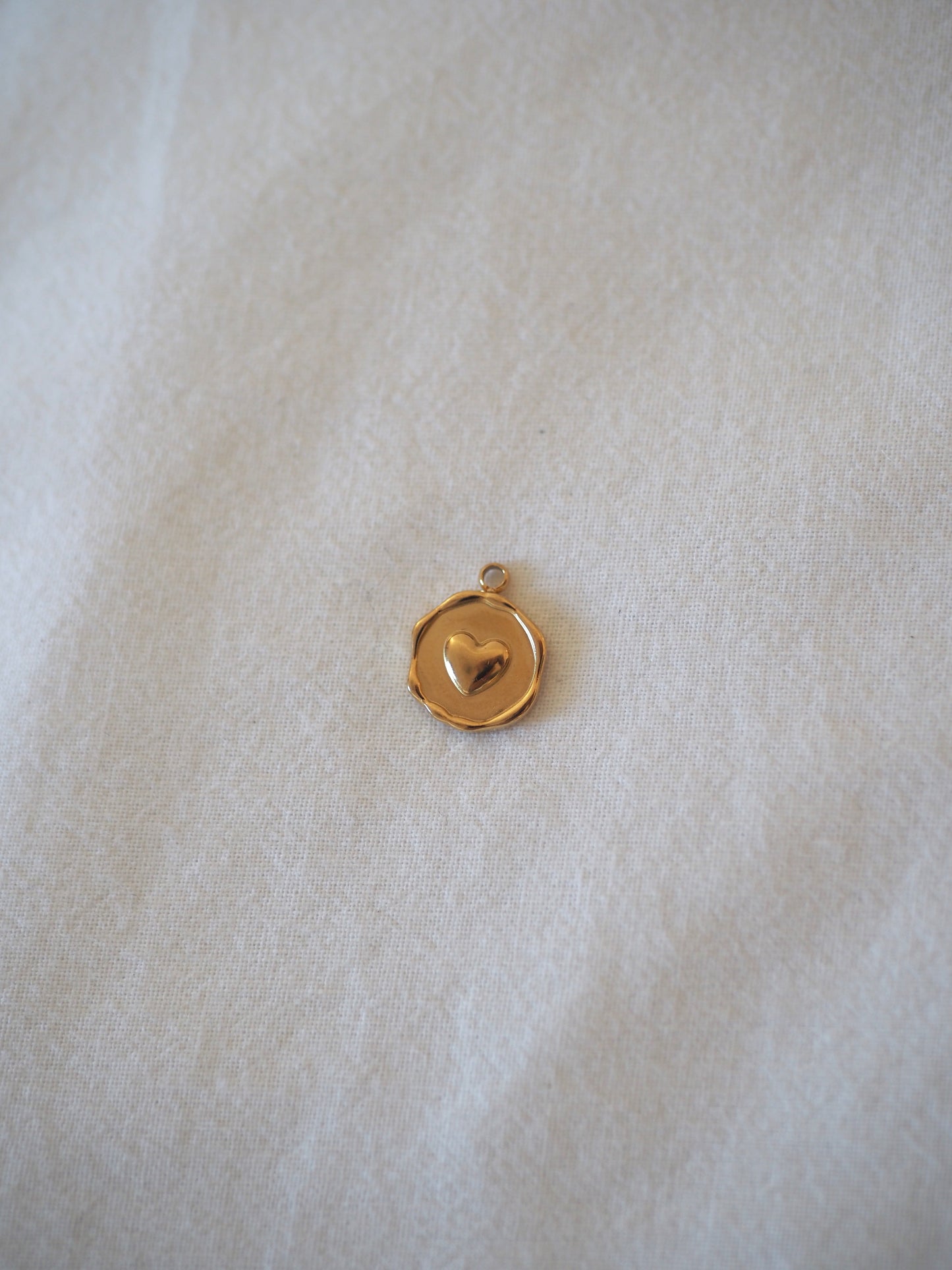 Charm Médaille Coeur Doré